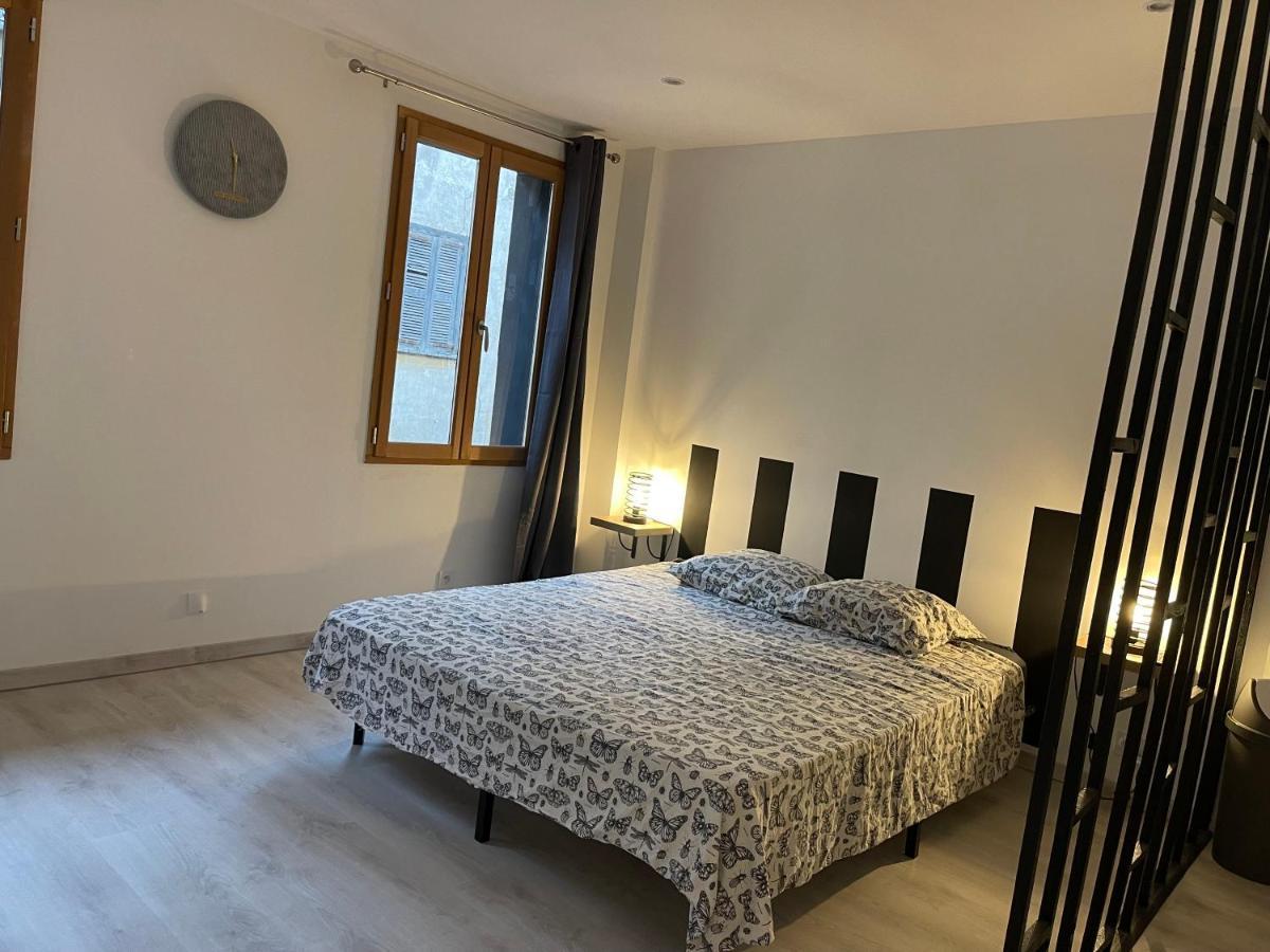 Appart Otel 2 Espalion Bagian luar foto